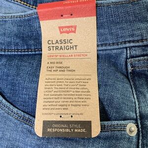 Levi's Women's Classic Straight Jeans - Women’s size 12. Blue Denim New with tag